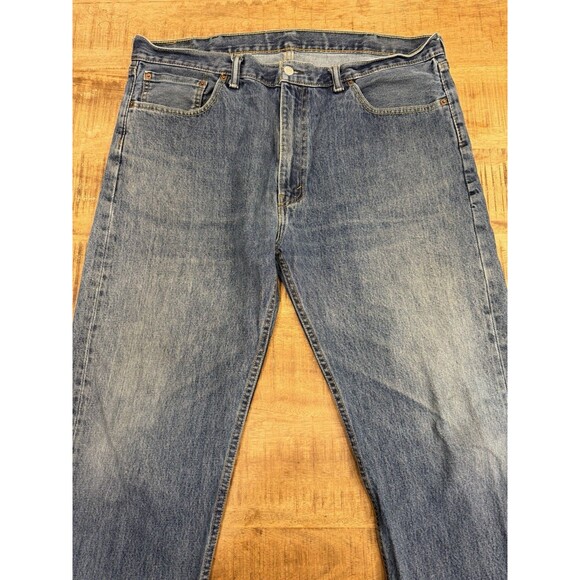 Levis 505 Jeans Mens 40x32 Fits (40x31) Medium Wash Straight Leg Stretch Denim - Picture 4 of 13